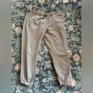 Men’s tan Everlane sweatpants